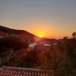 Rising Sun בית הארחה