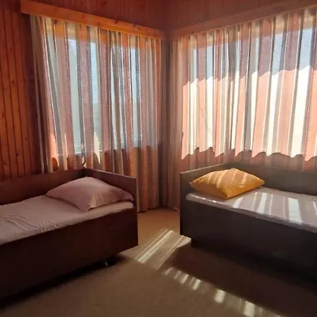 Rising Sun 4* Mesochoria